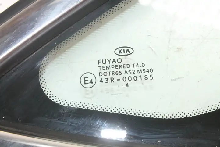 Kia Ceed (2012 - 2015) Треугольное стекло кузова — фото 6