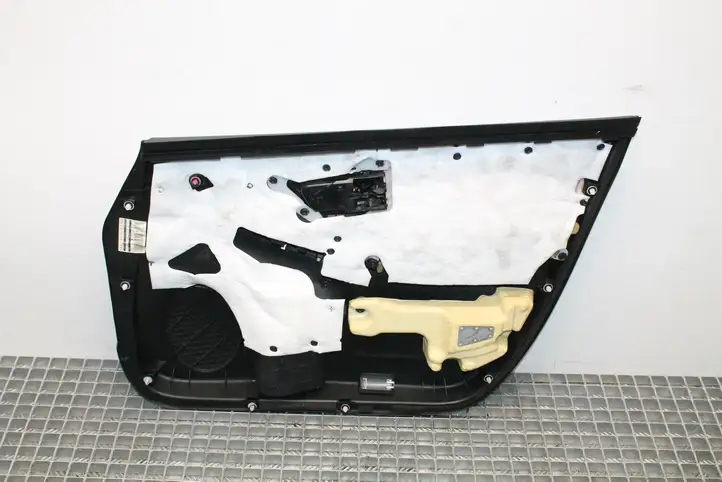 Toyota Prius (XW30) (2009 - 2015) Обшивка передней двери — фото 7
