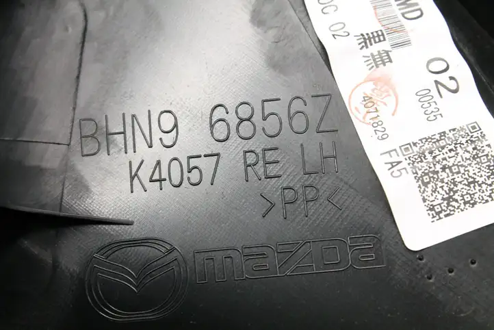 Mazda 3 II (2013 - 2017) BHN96856Z Обшивка задней двери — фото 8