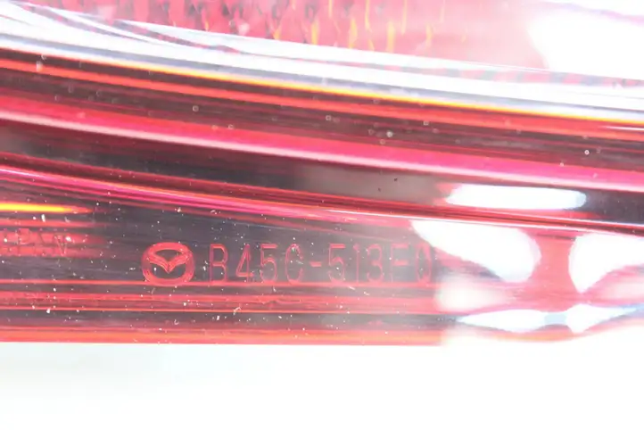 Mazda 3 II (2013 - 2017) Задний фонарь в крышке багажника — фото 11