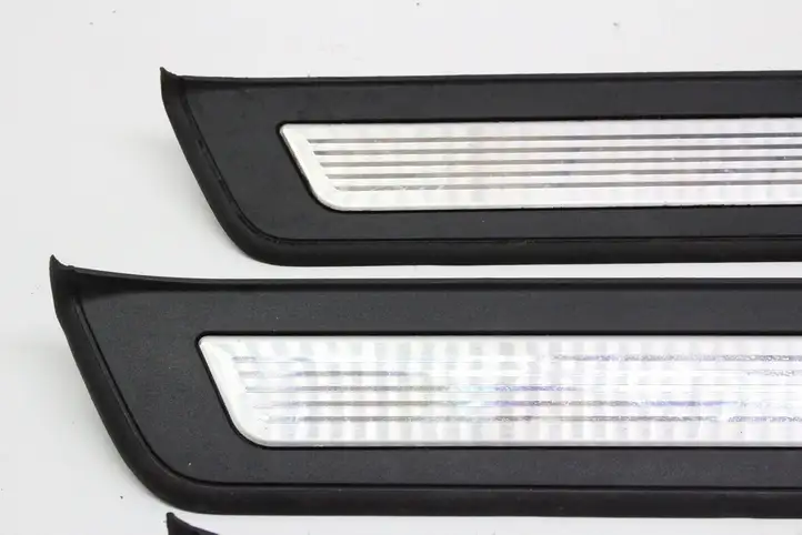 BMW 5 F10 F11 (2009 - 2016) 8050052 Внутренняя обшивка порога (комплект) — фото 2