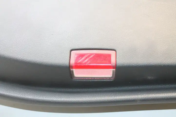 Mercedes-Benz C W205 (2014 - 2021) 31739790 Обшивка задней двери — фото 2