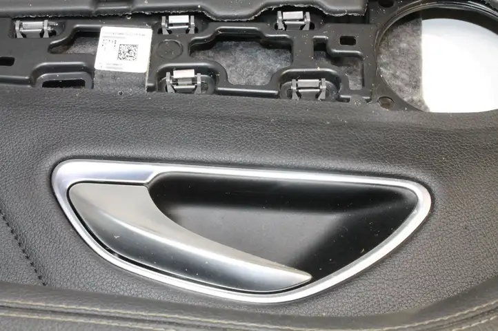 Mercedes-Benz C W205 (2014 - 2021) 31739790 Обшивка задней двери — фото 3