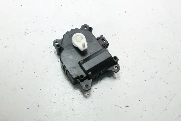 Toyota Auris 150 (2006 - 2012) 1138002830 Двигатель задвижки потока воздуха — фото 2
