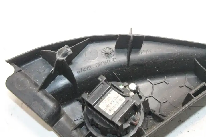 Toyota Avensis T250 (2006 - 2009) 6749205060 Прочие детали салона — фото 3