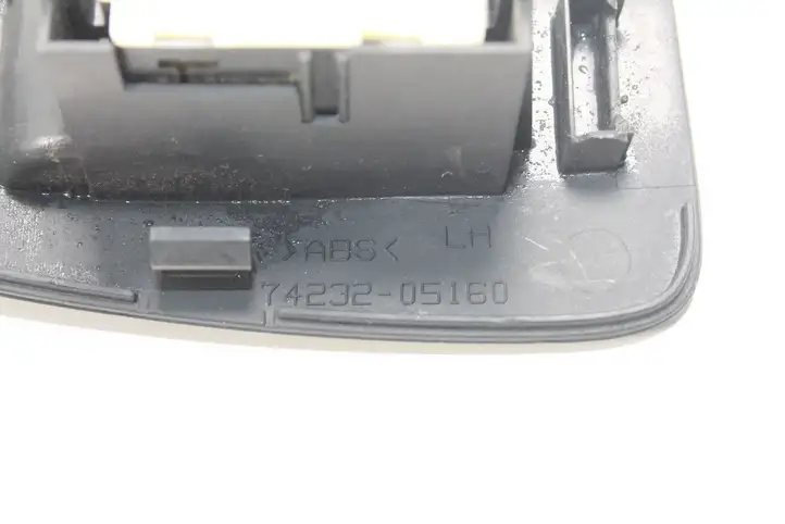 Toyota Avensis T250 (2006 - 2009) 7423205160 Кнопка фаркопа в багажнике — фото 2