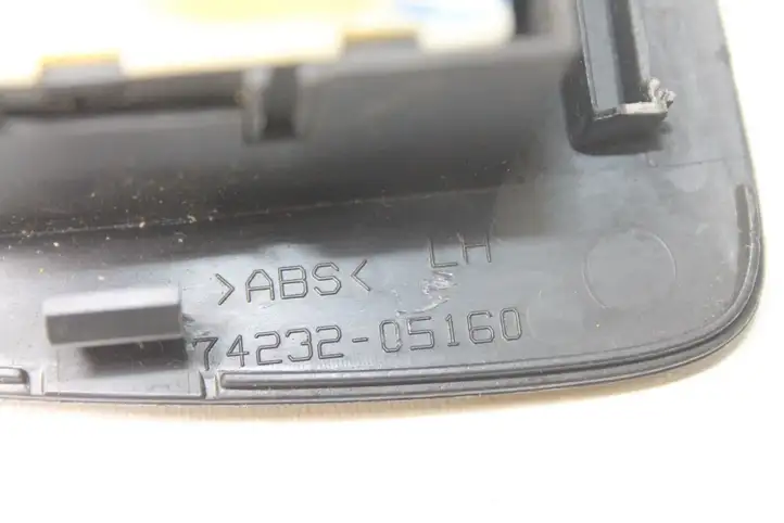 Toyota Avensis T250 (2006 - 2009) 7423205160 Кнопка фаркопа в багажнике — фото 3