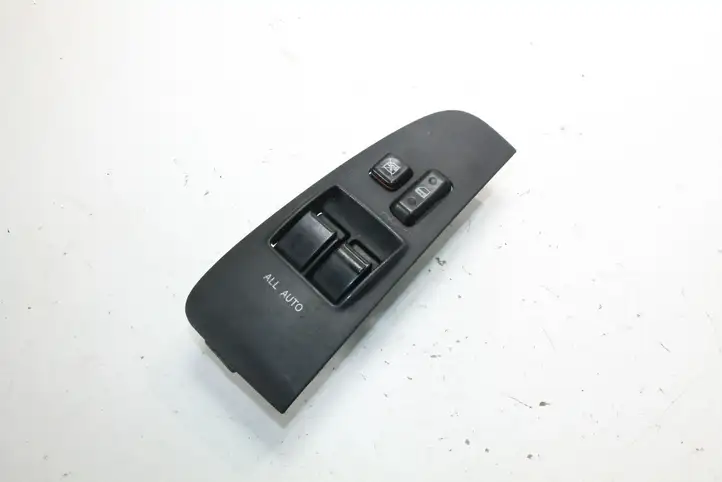 Toyota Avensis T250 (2006 - 2009) 54356025A Кнопка фаркопа в багажнике — фото 1