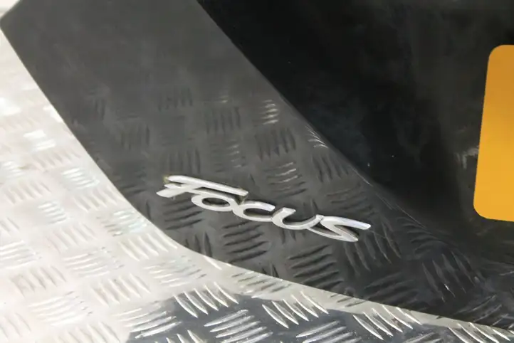 Ford Focus (2011 - 2015) Крышка багажника — фото 7
