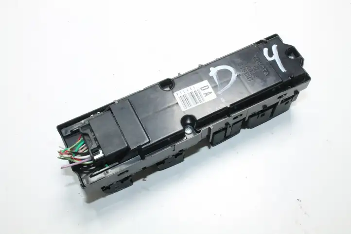 Lexus IS III XE30 (2013 - 2016) 515681 Кнопка фаркопа в багажнике — фото 4