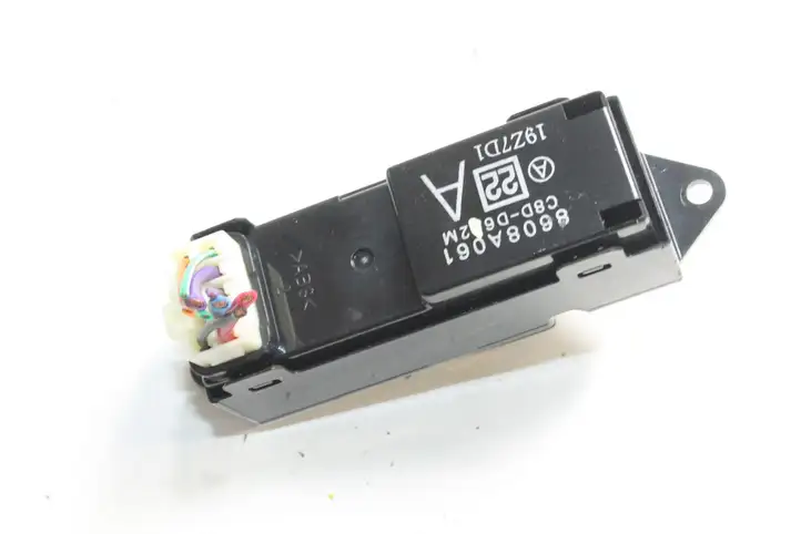 Mitsubishi Outlander (2007 - 2012) 8608A061 Кнопка стеклоподъемников — фото 2