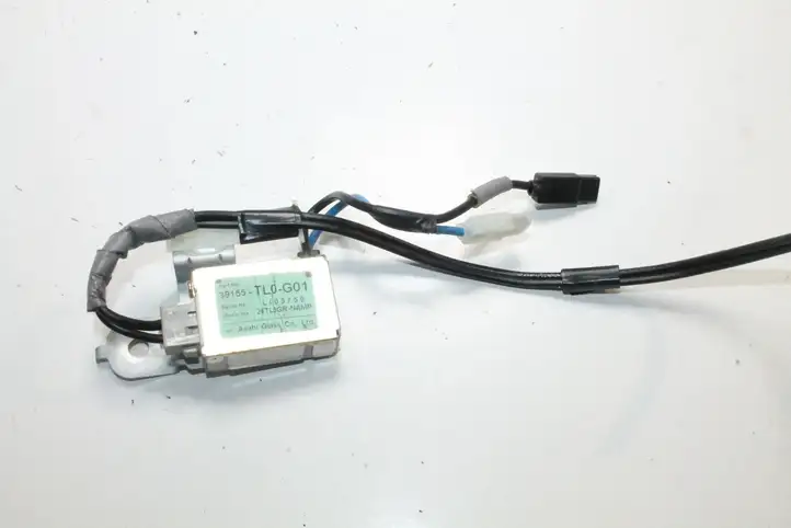 Honda Accord (2008 - 2016) 39155TL0G01 Усилитель антенны — фото 1