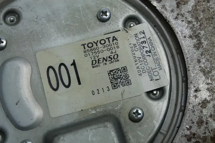 Lexus IS 220D-250-350 (2005 - 2010) 8586030010 Прочие детали салона — фото 2