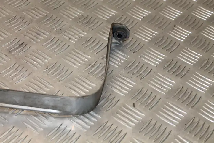 BMW 5 E60 E61 (2004 - 2010) 6760768 Кронштейн топливного бака — фото 4