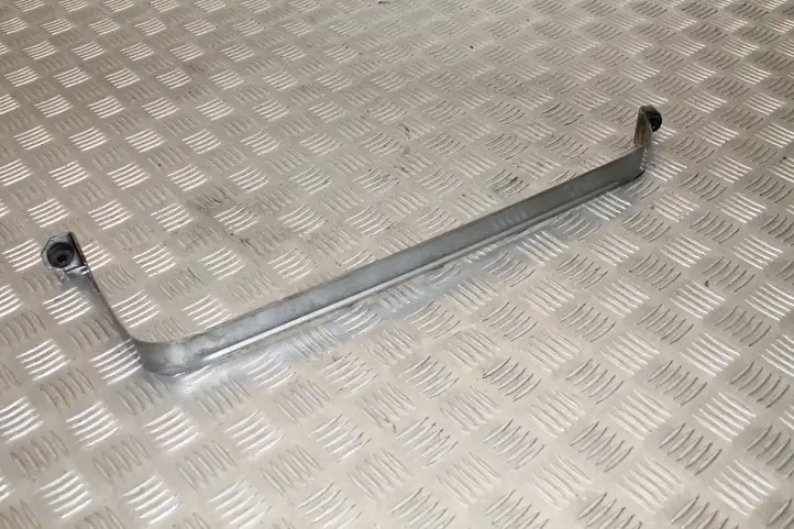 BMW 5 E60 E61 (2004 - 2010) 6760768 Кронштейн топливного бака — фото 1