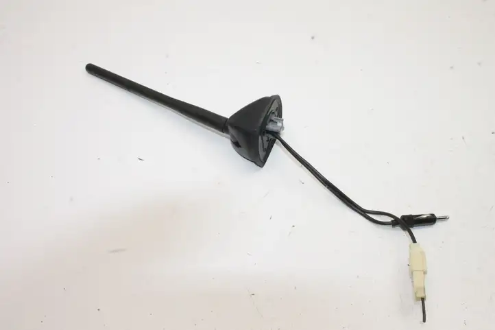 Mitsubishi Outlander (2007 - 2012) GPS антенна — фото 2