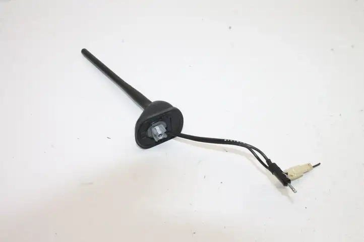 Mitsubishi Outlander (2007 - 2012) GPS антенна — фото 3