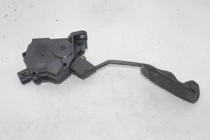 Toyota Prius+ (ZVW40) (2011 - 2018) 7811012060 Педаль акселератора — фото 1