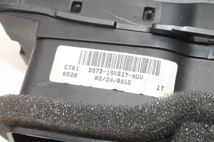 Ford Mondeo MK V (2014 - ) DS7319K617AUW Воздушная решетка панели — фото 7