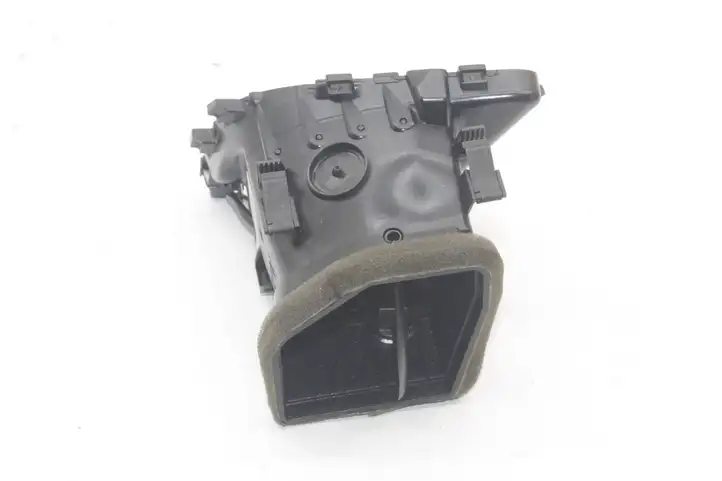 Audi A5 8T 8F (2007 - 2011) 8T2820902C Воздушная решетка панели — фото 2