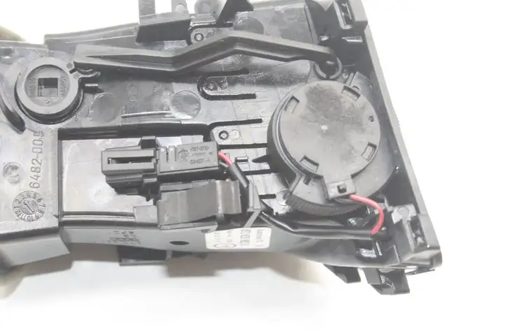 Audi A5 8T 8F (2007 - 2011) 8T2820902C Воздушная решетка панели — фото 4