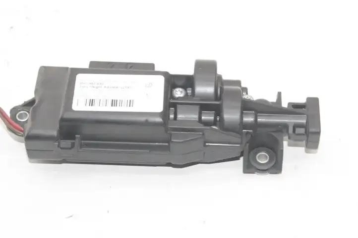 Audi A8 S8 D4 4H (2010 - 2014) 4H0857833 Регулятор ремня безопасности — фото 2