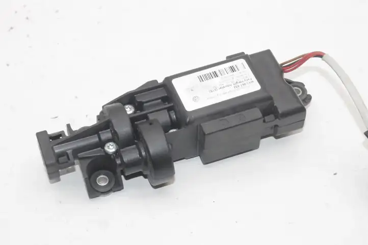 Audi A8 S8 D4 4H (2010 - 2014) 4H0857833 Регулятор ремня безопасности — фото 2