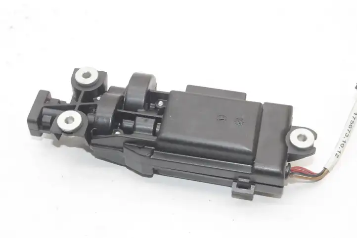 Audi A8 S8 D4 4H (2010 - 2014) 4H0857833 Регулятор ремня безопасности — фото 3