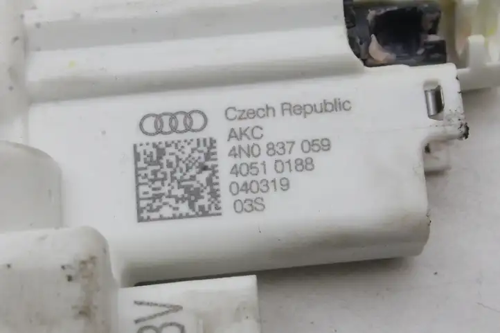Audi A7 S7 4K8 (2018 - ) 4N0837059 Ограничитель двери (купе) — фото 5