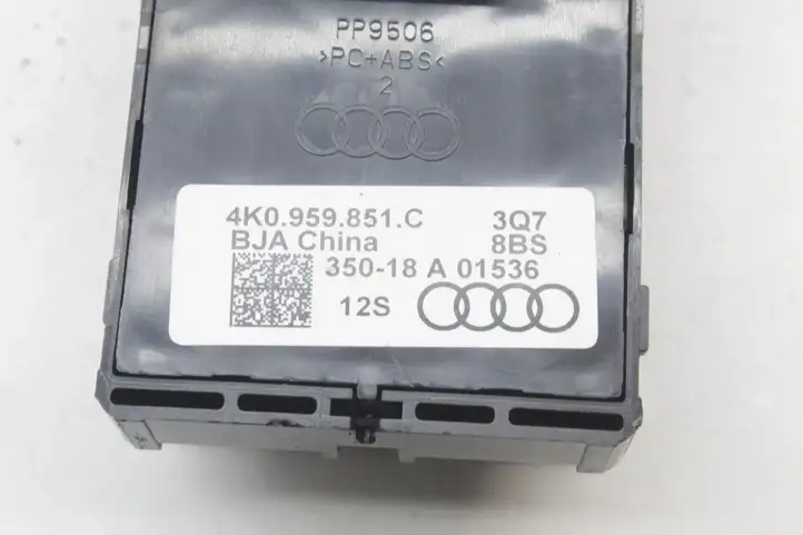 Audi A7 S7 4K8 (2018 - ) 4K0959851C Кнопка фаркопа в багажнике — фото 4