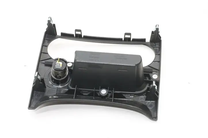 Nissan Qashqai (2010 - 2013) 27570BR00A Декоративная планка — фото 4