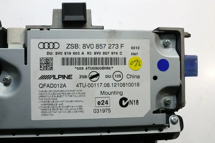 Audi A3/S3 8V (2012 - 2016) 8V0857273F Выдвижной дисплей — фото 8