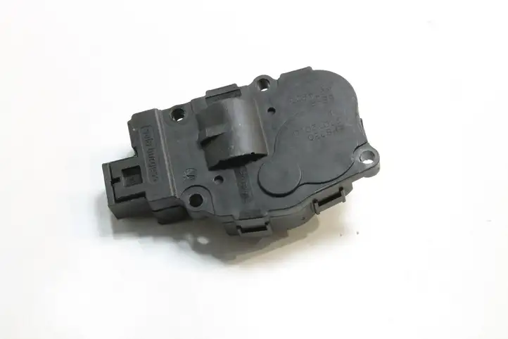 Audi A3/S3 8P (2008 - 2013) K9749005 Двигатель задвижки потока воздуха — фото 2