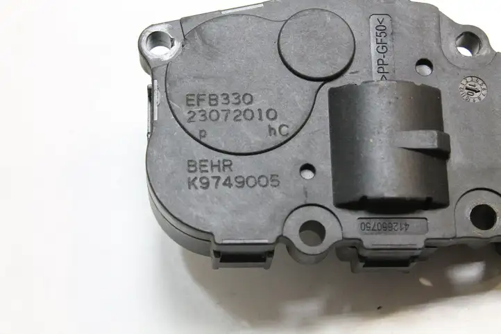 Audi A3/S3 8P (2008 - 2013) K9749005 Двигатель задвижки потока воздуха — фото 3