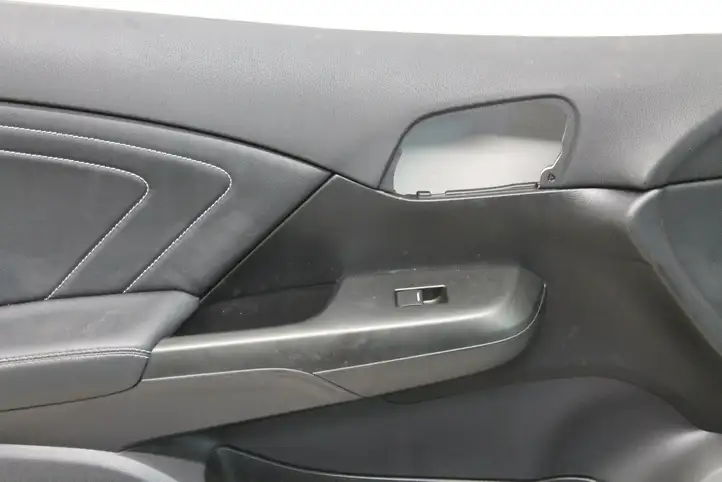 Honda Civic IX (2011 - 2017) Обшивка передней двери — фото 5