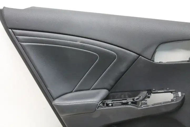 Honda Civic IX (2011 - 2017) Обшивка задней двери — фото 3