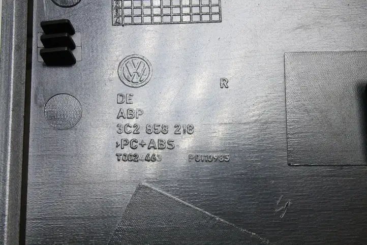 Volkswagen PASSAT B7 (2011 - 2014) 3C2858218 Отделка лючка топливного бака — фото 3