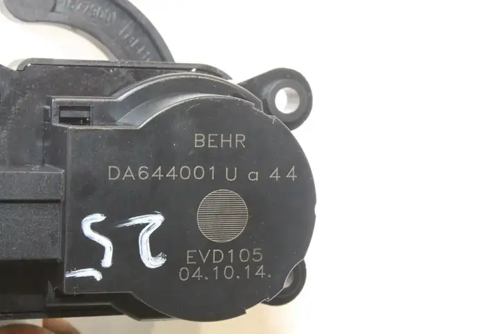 Opel Astra J (2012 - 2015) DA644001 Двигатель задвижки потока воздуха — фото 4