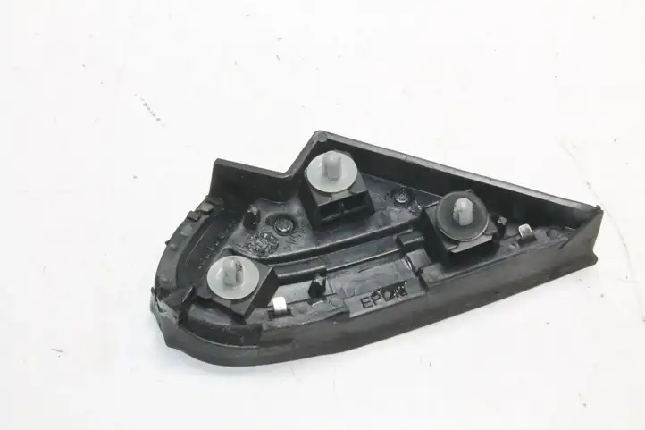 Honda CR-V (2009 - 2012) 0281003055 Отделка лючка топливного бака — фото 2