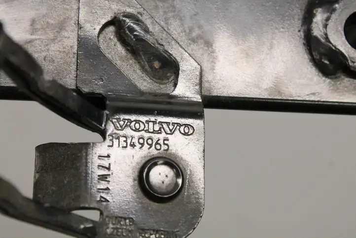 (2012 - 2016) 31349965 Прочие детали моторного отсека — фото 7
