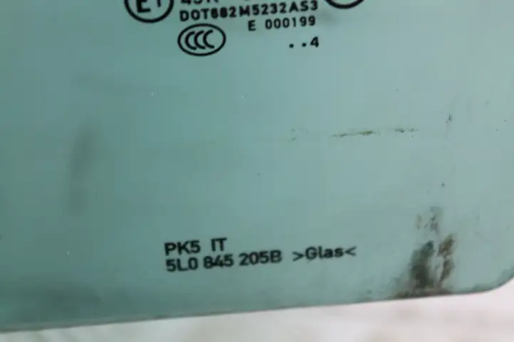 Skoda Yeti (5L) (2013 - 2018) 5L0845205B Стекло задней двери — фото 3