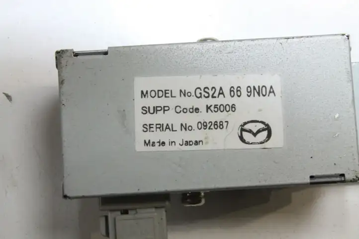 Mazda 6 (2012 - 2015) GS2A669N0A Усилитель антенны — фото 2