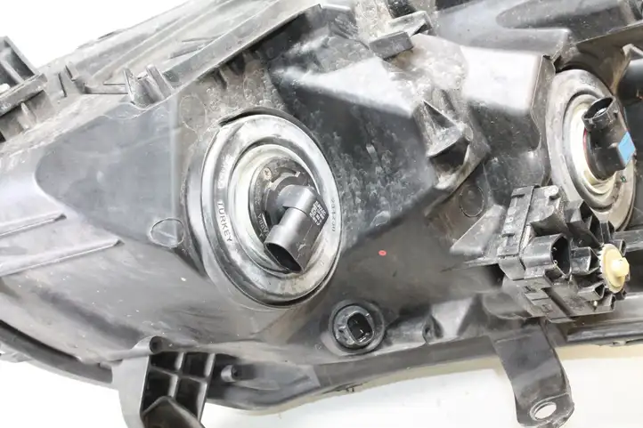 Toyota Verso (2009 - 2012) 811500F11000 Передняя фара — фото 2