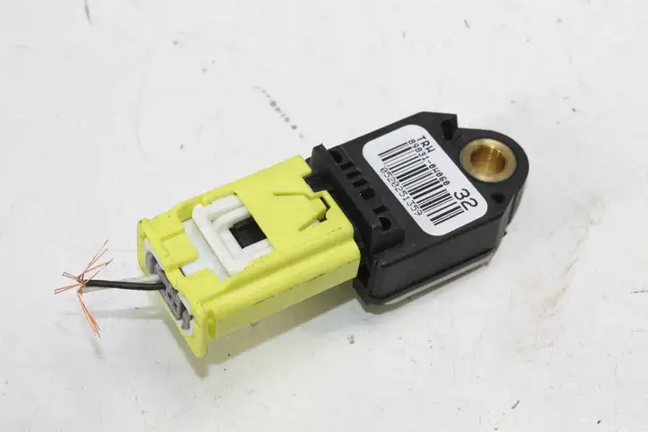 Toyota Auris 150 (2006 - 2012) 898310W060 Датчик удара SRS — фото 1