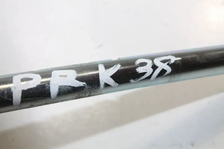 Toyota Auris 150 (2006 - 2012) Подголовник переднего сиденья — фото 3