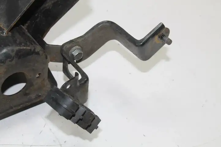 Toyota Auris 150 (2006 - 2012) Кронштейн двигателя — фото 3