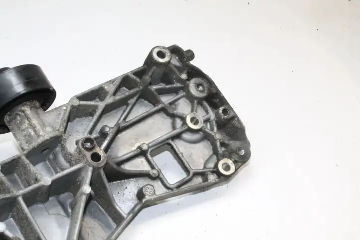 Ford S-MAX (2010 - 2015) 9661310080G Кронштейн генератора — фото 4