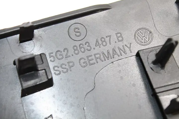 Volkswagen Golf VII (2013 - 2019) 5G2863487B Другая деталь консоли (туннеля) — фото 5