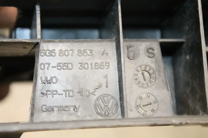 Volkswagen Golf VII (2013 - 2019) 5G6807863A Кронштейн заднего бампера — фото 6