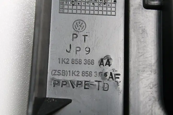 Volkswagen Scirocco (2008 - 2014) 1K2858368AA Декоративная планка — фото 7